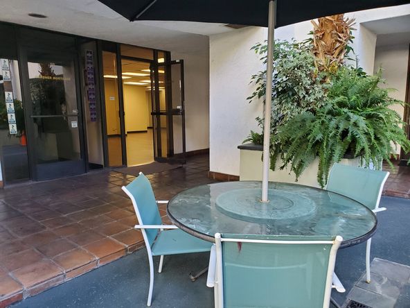 Very special, 1st floor gazebo level suite. 5 offices and open space.